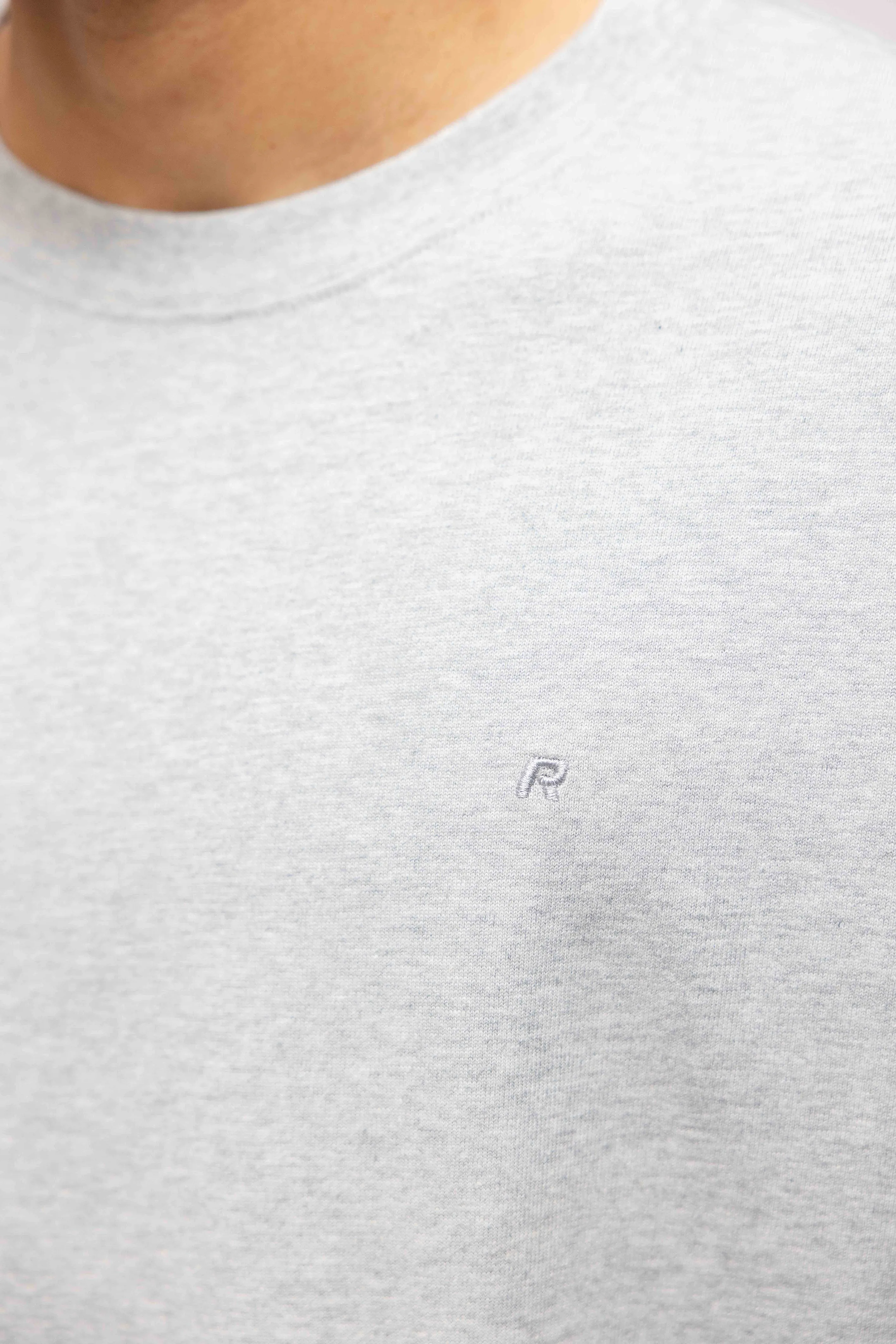 GREY TIMELESS TEE