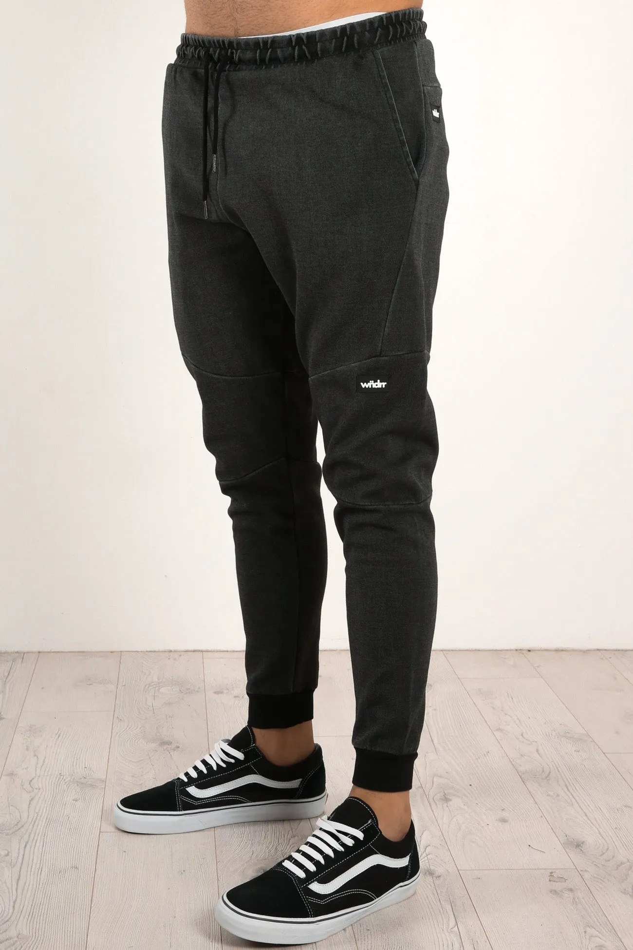Hoxton Vintage Trackpant Washed Black