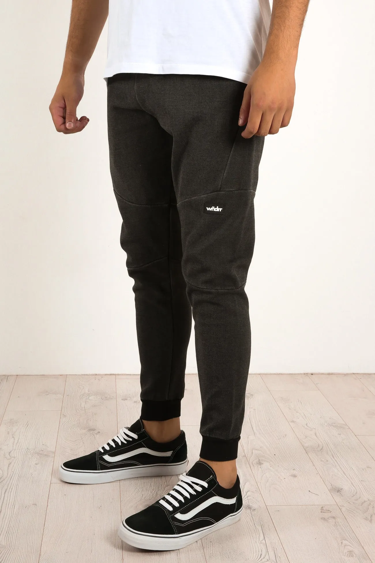 Hoxton Vintage Trackpant Washed Black
