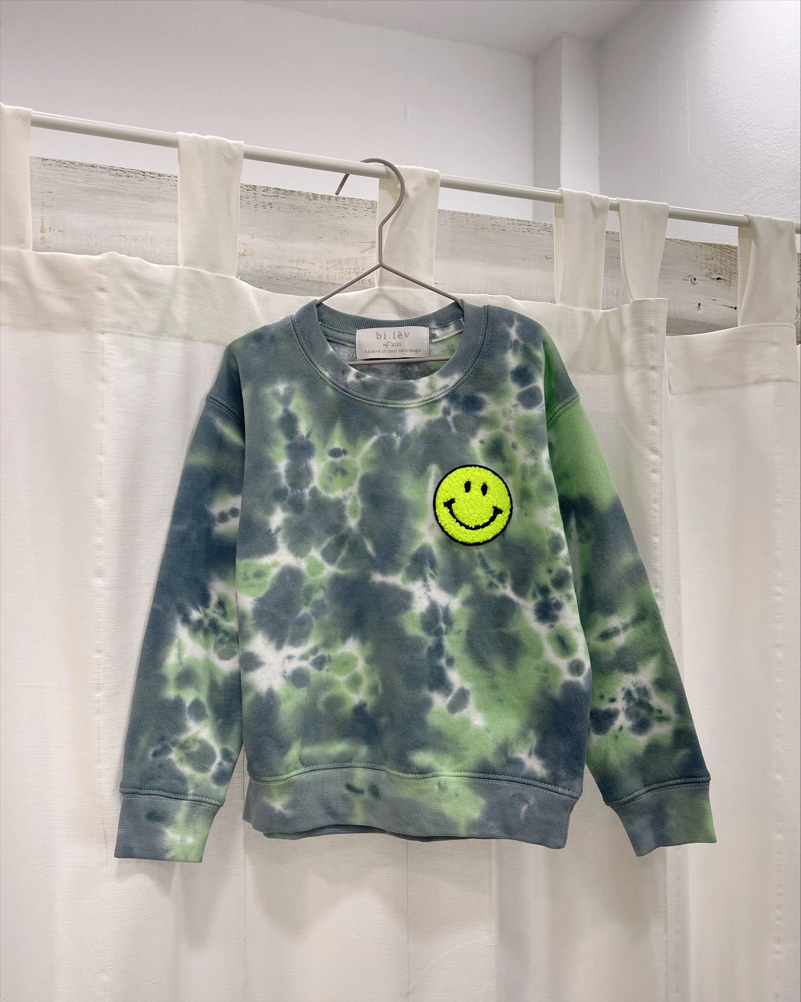 KIDS BLACK GREEN tie-dye sweatshirt