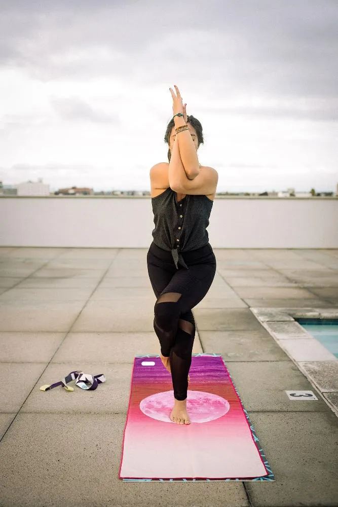 Yoga Towel | Non Slip Silicon Nubs | Absorbent Microfiber | Red | Yune Yoga | The Caliban